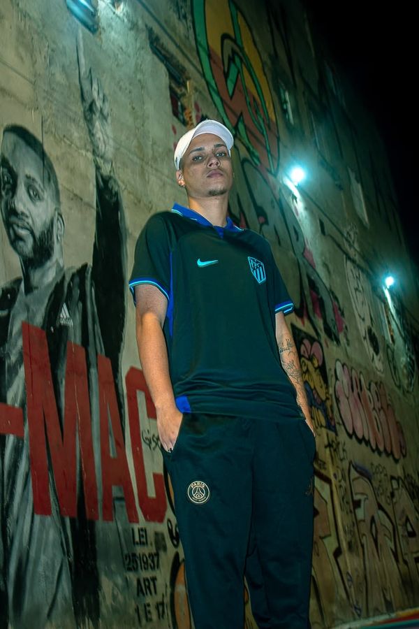 Torcedor com camisa de time